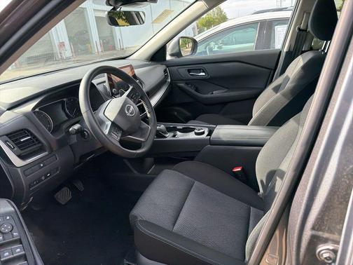 Gun Metallic 2025 Nissan Rogue SV