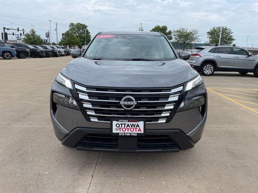 Gun Metallic 2025 Nissan Rogue SV
