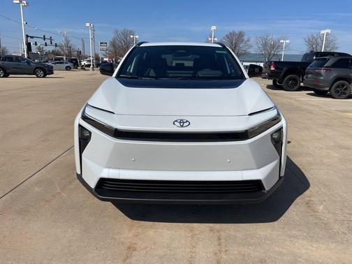 0089 2026 Toyota bZ XLE