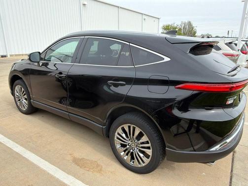 Black 2023 Toyota Venza XLE