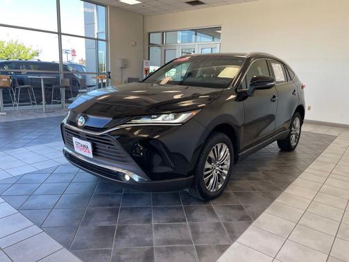 Black 2023 Toyota Venza XLE