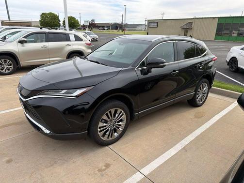 Black 2023 Toyota Venza XLE