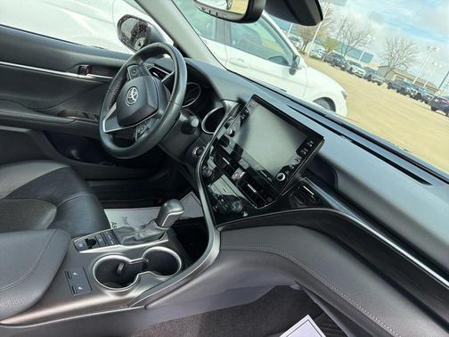 Midnight Black Metallic 2022 Toyota Camry XLE