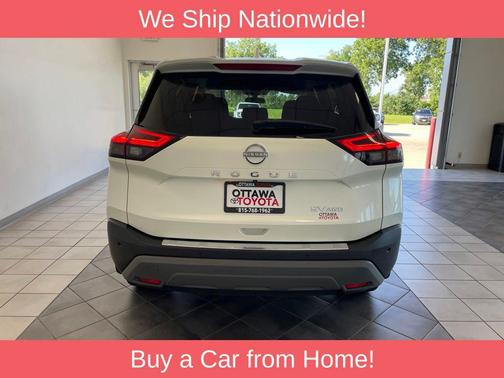 Pearl White Tricoat 2022 Nissan Rogue SV