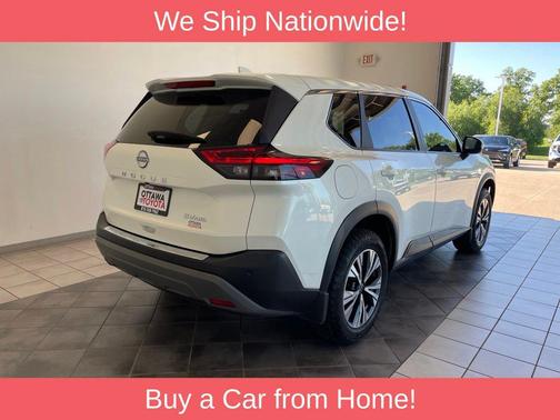 Pearl White Tricoat 2022 Nissan Rogue SV