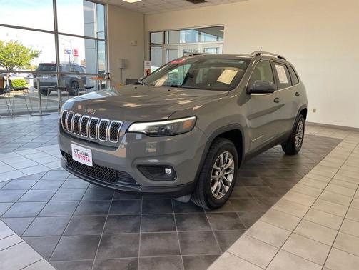 Sting-Gray Clearcoat 2019 Jeep Cherokee Latitude Plus