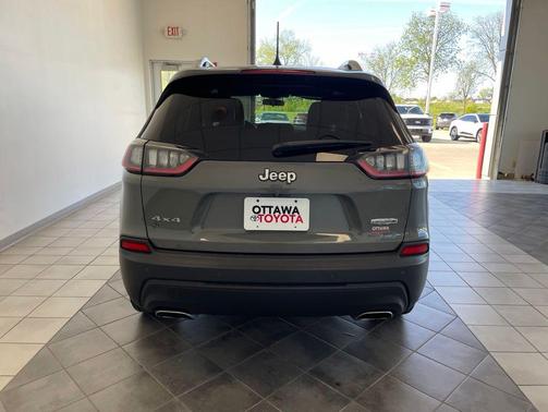 Sting-Gray Clearcoat 2019 Jeep Cherokee Latitude Plus
