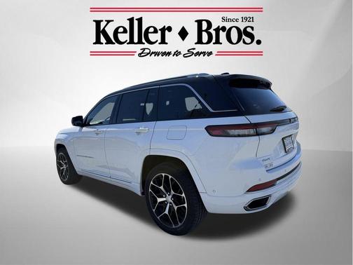 2022 Jeep Grand Cherokee Summit