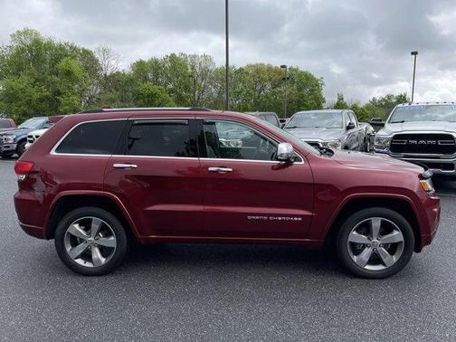 Photo 2 of 10 of 2015 Jeep Grand Cherokee Overland