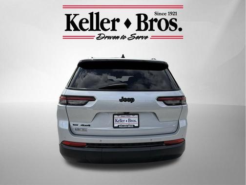 2022 Jeep Grand Cherokee L Laredo