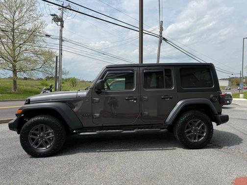 2024 Jeep Wrangler Sport