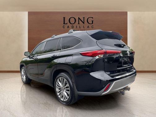 Midnight Black Metallic 2021 Toyota Highlander Platinum