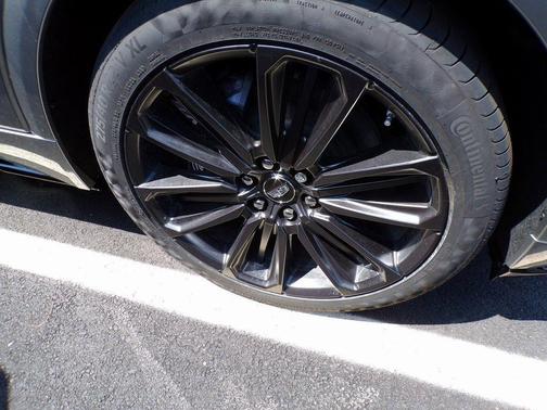 2026 Cadillac LYRIQ V