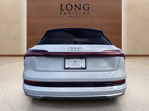 2022 Audi e-tron Premium