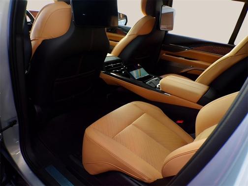 2025 Cadillac Escalade IQ 2