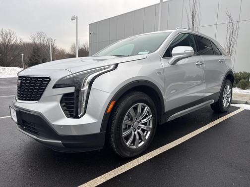 2022 Cadillac XT4 Premium Luxury