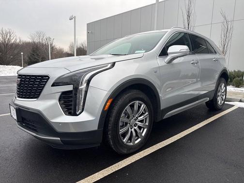 2022 Cadillac XT4 Premium Luxury