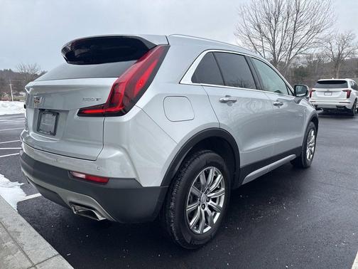 2022 Cadillac XT4 Premium Luxury