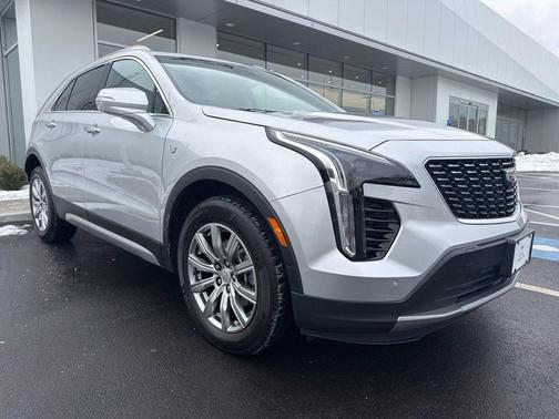 2022 Cadillac XT4 Premium Luxury