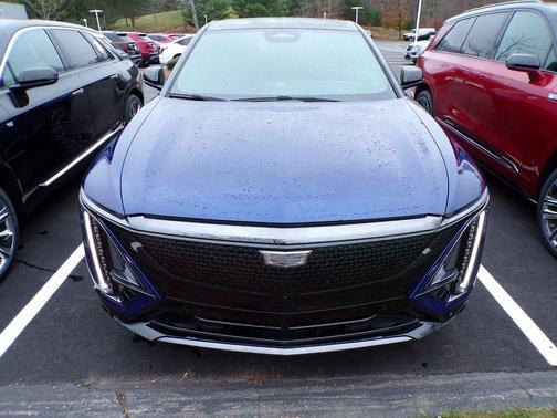 2025 Cadillac LYRIQ Sport