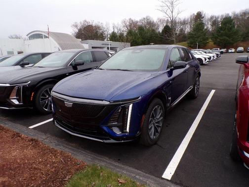 2025 Cadillac LYRIQ Sport