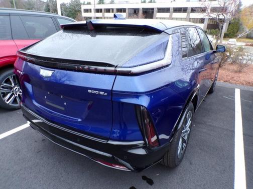 2025 Cadillac LYRIQ Sport