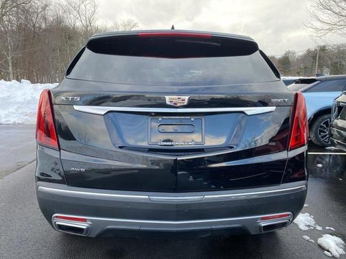 2022 Cadillac XT5 Premium Luxury
