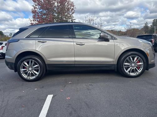 2022 Cadillac XT5 Sport