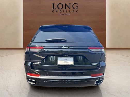 2022 Jeep Grand Cherokee Summit