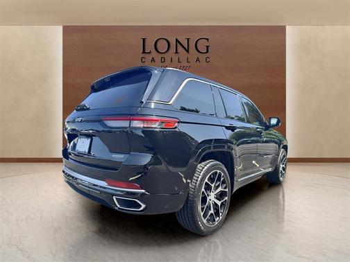 2022 Jeep Grand Cherokee Summit