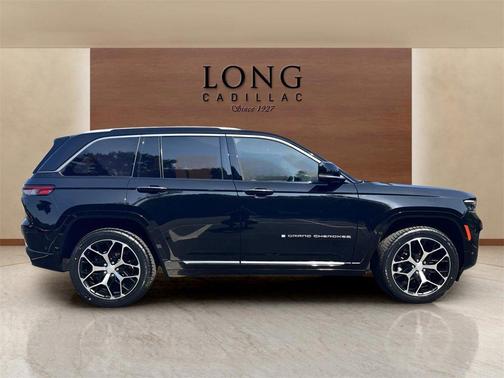 2022 Jeep Grand Cherokee Summit
