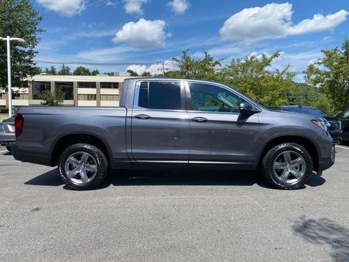 Modern Steel Metallic 2023 Honda Ridgeline RTL