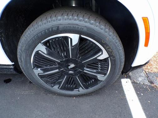 2025 Cadillac Escalade IQ Sport 1