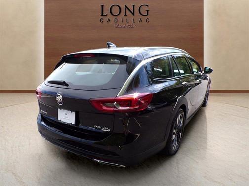 2018 Buick Regal TourX Essence