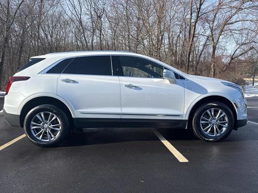2022 Cadillac XT5 Premium Luxury