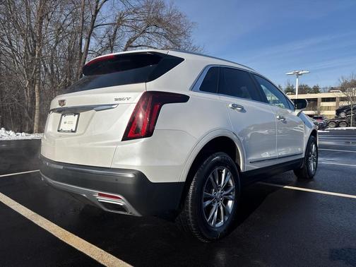 2022 Cadillac XT5 Premium Luxury
