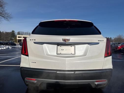 2022 Cadillac XT5 Premium Luxury