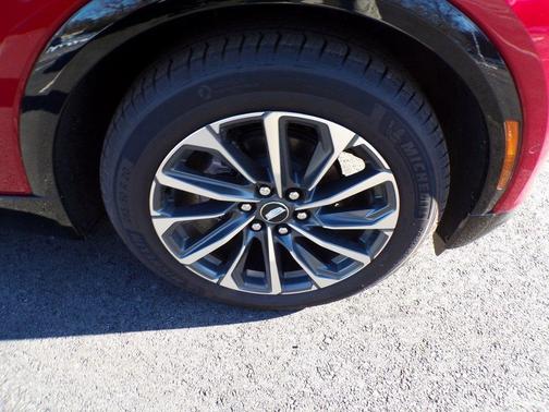 2025 Cadillac LYRIQ Sport