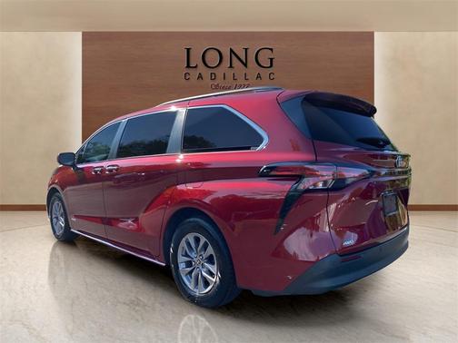 2021 Toyota Sienna XLE