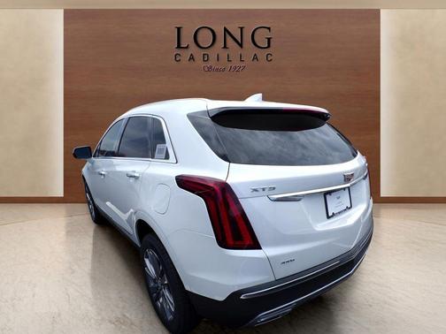 Crystal White Tri-Coat 2025 Cadillac XT5 Premium Luxury