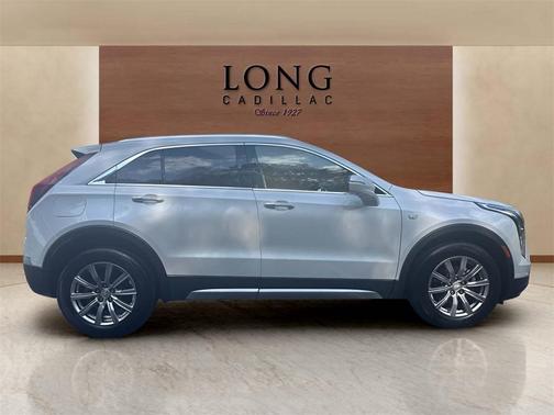 2022 Cadillac XT4 Premium Luxury