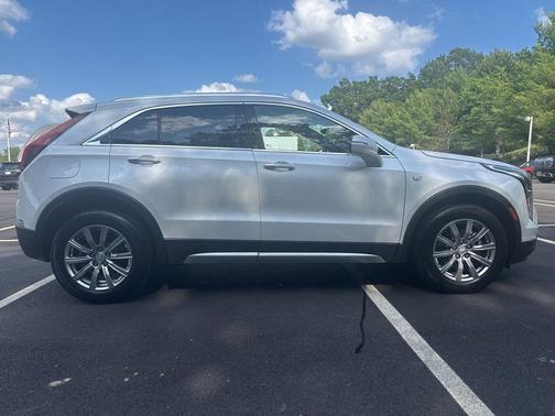 2022 Cadillac XT4 Premium Luxury
