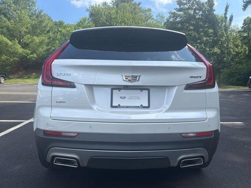 2022 Cadillac XT4 Premium Luxury