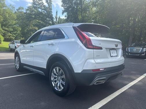 2022 Cadillac XT4 Premium Luxury