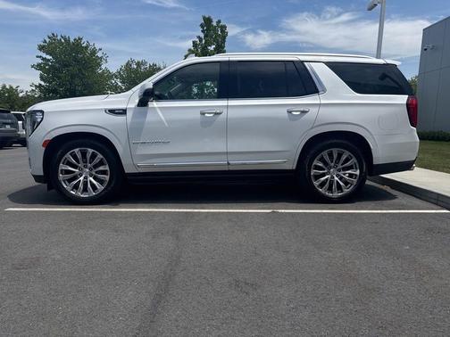 White Frost Tri-Coat 2023 GMC Yukon Denali