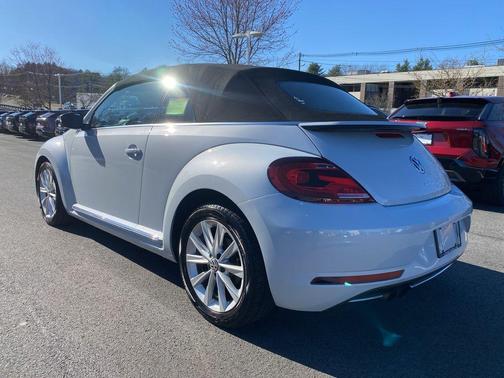 White Silver Metallic w/ Black Top 2018 Volkswagen Beetle 2.0T S