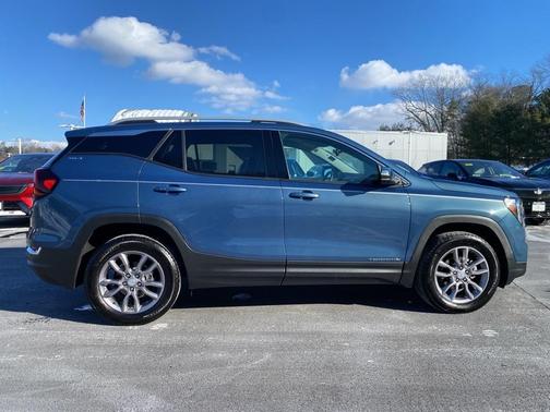 2024 GMC Terrain SLT