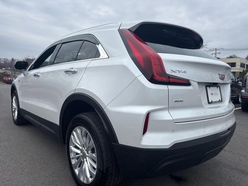 2024 Cadillac XT4 Luxury