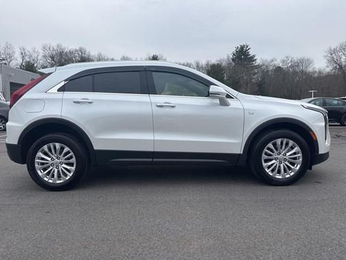 2024 Cadillac XT4 Luxury