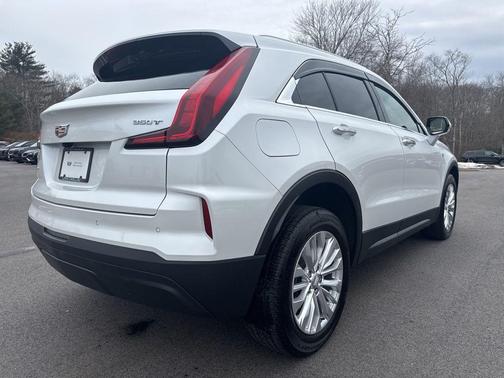 2024 Cadillac XT4 Luxury